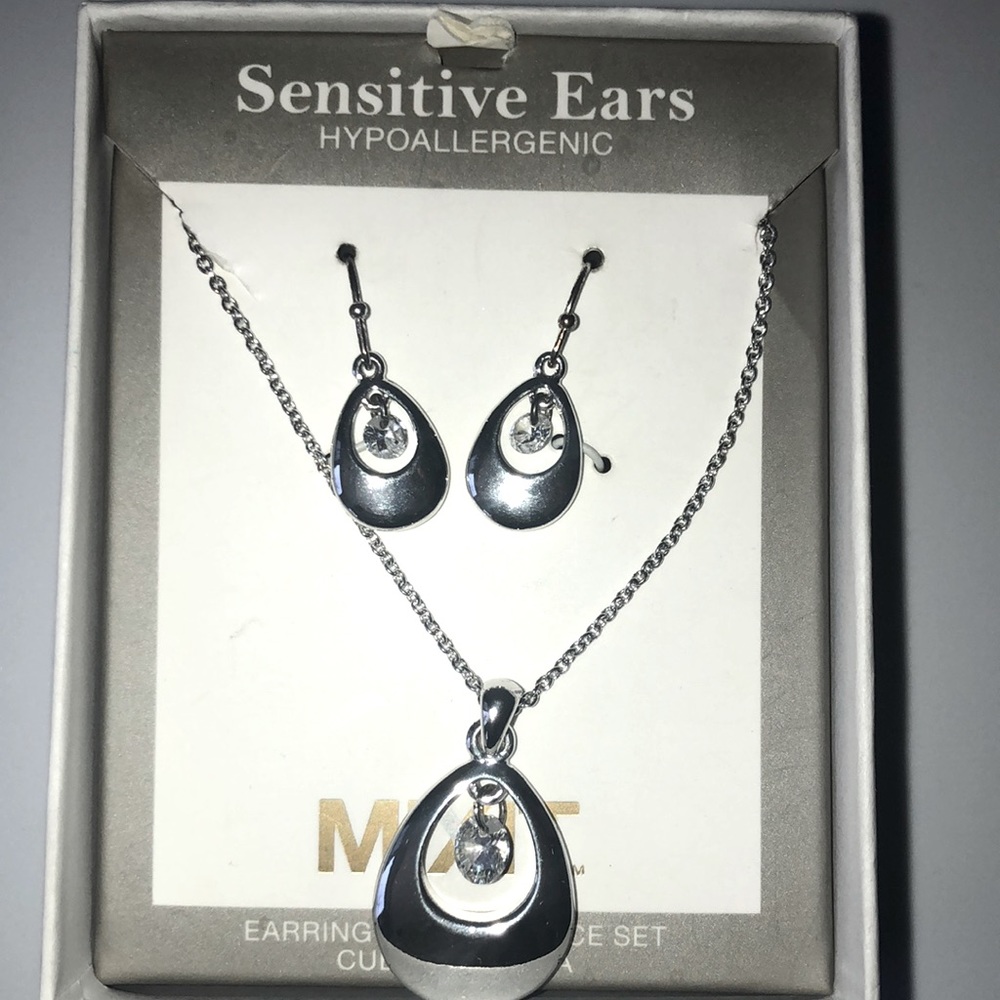 Sliver earrings and necklace / Hypothetical sensitive